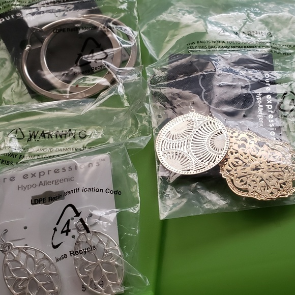 (Lot 2) Brand New Jewelry from Pure Expressions - Picture 1 of 7